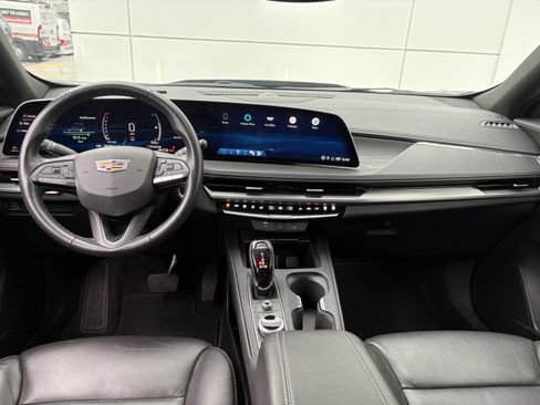 Used 2024 Cadillac XT4 Premium Luxury image 18