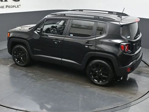 Used 2018 Jeep Renegade Altitude w/ UConnect 8.4 Nav Group AWD/4WD image 41