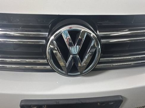 Used 2017 Volkswagen Tiguan S AWD/4WD image 8