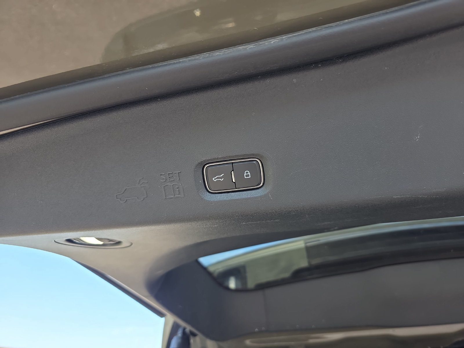 Used 2025 Ford Expedition Tremor AWD/4WD image 32