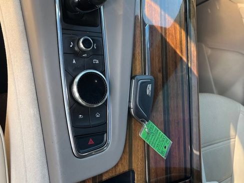 Used 2023 Cadillac Escalade ESV Premium Luxury Platinum AWD/4WD image 13