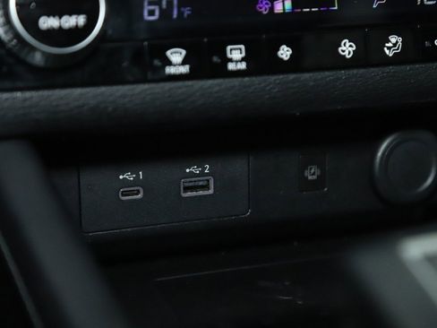 Used 2024 Mitsubishi Outlander SE image 27