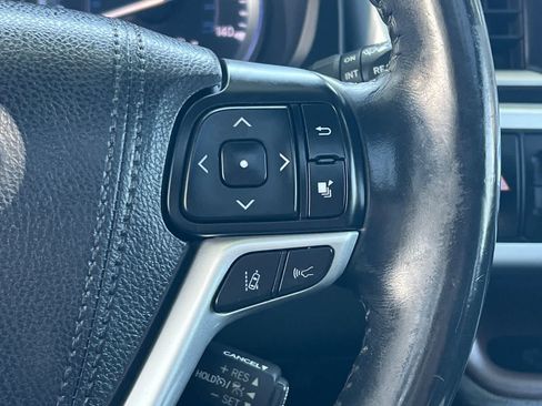 Used 2017 Toyota Highlander Limited w/ Carpet Mat Package AWD/4WD image 33