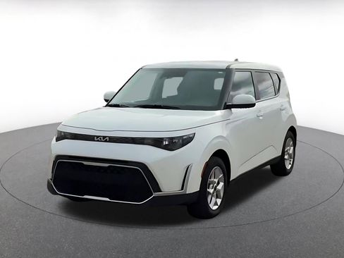 Used 2025 Kia Soul LX w/ LX Technology Package image 7