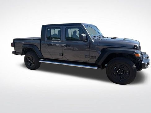Used 2025 Jeep Gladiator Sport AWD/4WD image 6