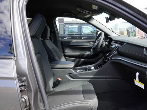 New 2026 Jeep Grand Cherokee Laredo RWD image 22