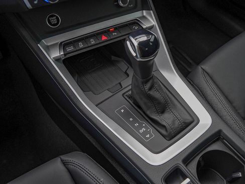 New 2025 Audi Q3 2.0T Premium image 14