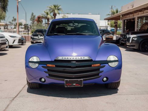 Used 2003 Chevrolet SSR w/ Preferred Equipment Group RWD image 2