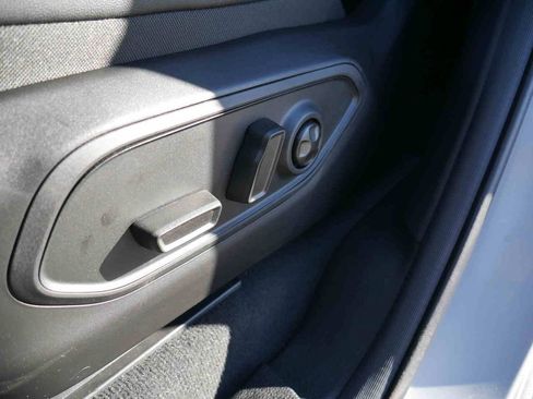 New 2025 Jeep Grand Cherokee Altitude image 26