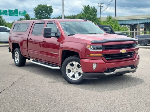 Used 2018 Chevrolet Silverado 1500 LT w/ All Star Edition AWD/4WD image 30