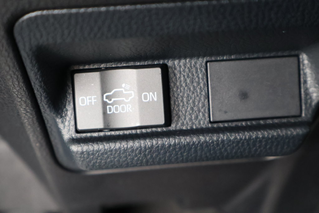 Certified 2025 Toyota Tacoma SR5 AWD/4WD image 26