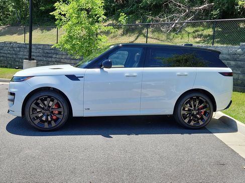New 2026 Land Rover Range Rover Sport Dynamic SE AWD/4WD image 6