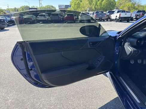 Used 2025 Toyota GR86 Premium image 23