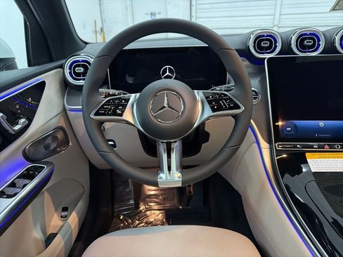 New 2026 Mercedes-Benz GLC 300 image 21