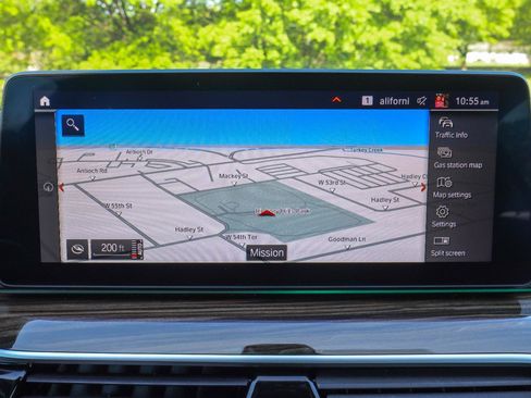 Used 2021 BMW 530i xDrive w/ Premium Package AWD/4WD image 8