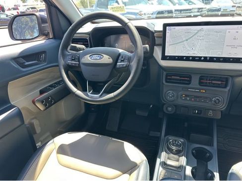 Used 2025 Ford Maverick Lariat AWD/4WD image 13