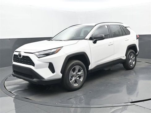 Used 2025 Toyota RAV4 LE image 22