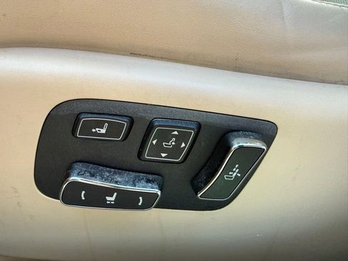 Used 2016 Lexus LS 460 w/ Comfort Package image 23