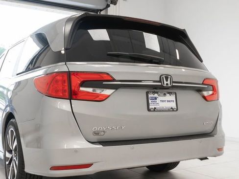 Certified 2023 Honda Odyssey Touring image 11
