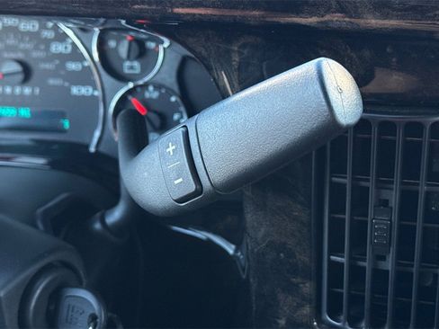 Used 2023 Chevrolet Express 2500 image 26