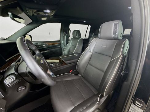 Used 2024 Cadillac Escalade ESV Premium Luxury image 2