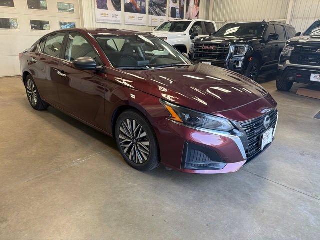 Used 2024 Nissan Altima 2.5 SV FWD image 4