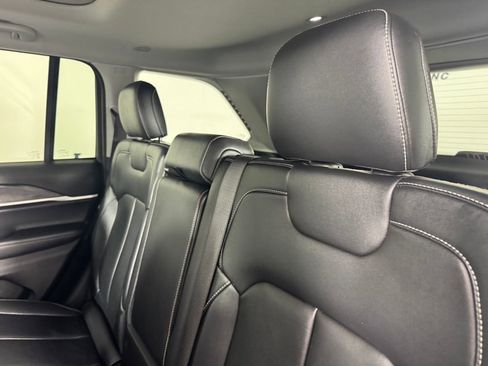 Used 2022 Jeep Grand Cherokee Limited AWD/4WD image 30