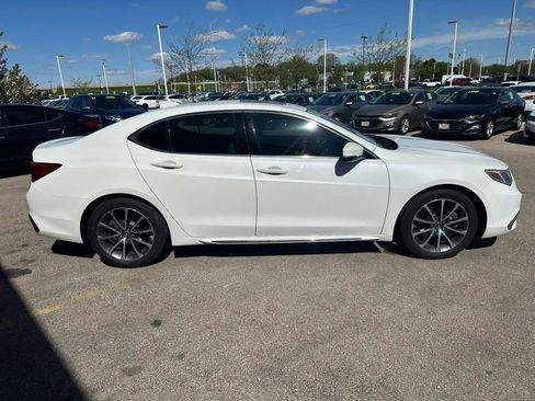 Used 2018 Acura TLX V6 w/ Technology Package FWD image 4
