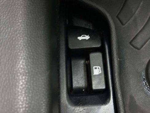 Used 2020 Toyota Corolla SE w/ SE Premium Package FWD image 32