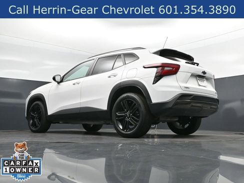 Used 2025 Chevrolet Trax ACTIV w/ Sunroof Package FWD image 39