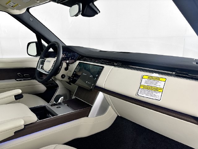 New 2026 Land Rover Range Rover Long Wheelbase SE AWD/4WD image 23