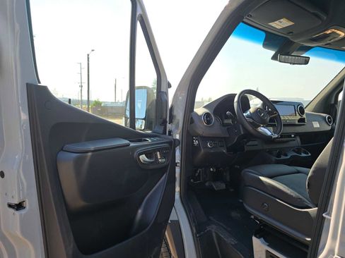 Used 2026 Mercedes-Benz Sprinter 2500 image 21