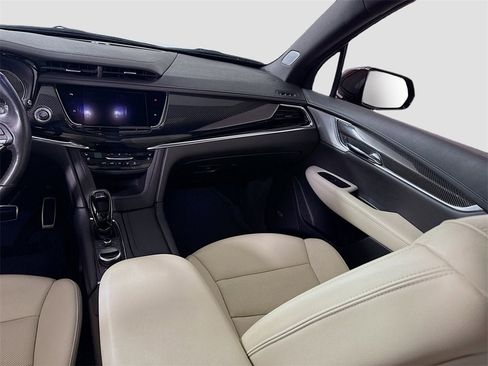 Used 2020 Cadillac XT6 Sport image 18