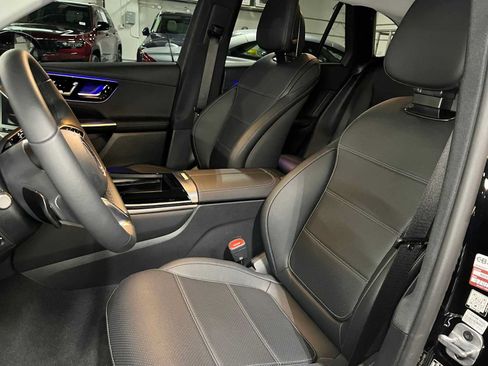 Used 2025 Mercedes-Benz GLC 350e 4MATIC image 23