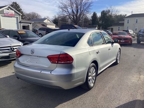 Used 2013 Volkswagen Passat 2.5 S image 2