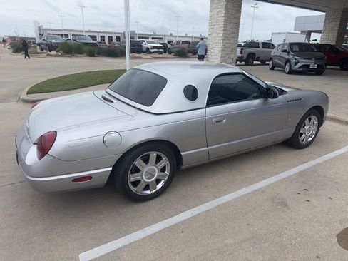 Used 2004 Ford Thunderbird RWD image 3