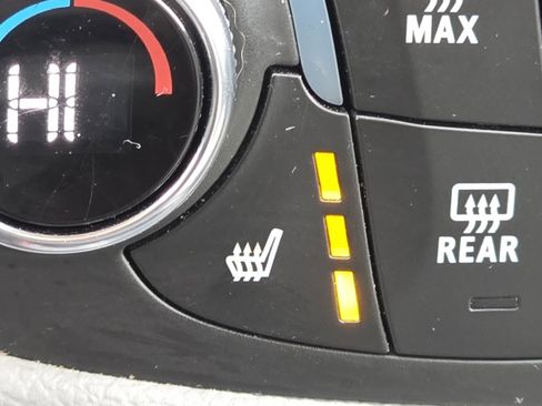 Used 2023 Chevrolet Equinox LT image 6