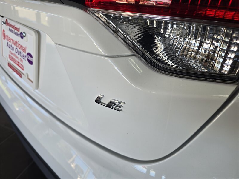 Used 2025 Toyota Corolla LE FWD image 30