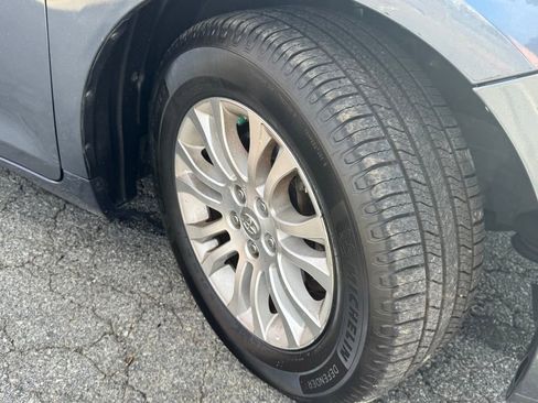 Used 2016 Toyota Sienna XLE image 41