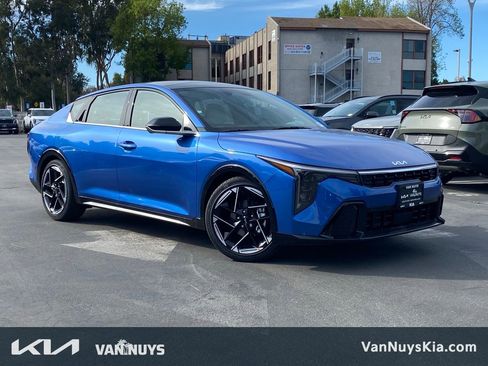 New 2025 Kia K4 GT-Line image 1