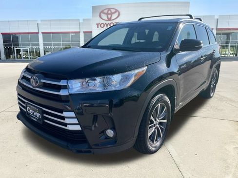 Used 2018 Toyota Highlander XLE AWD/4WD image 7