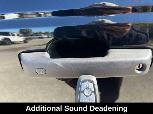 Used 2023 Ford Bronco Wildtrak image 18