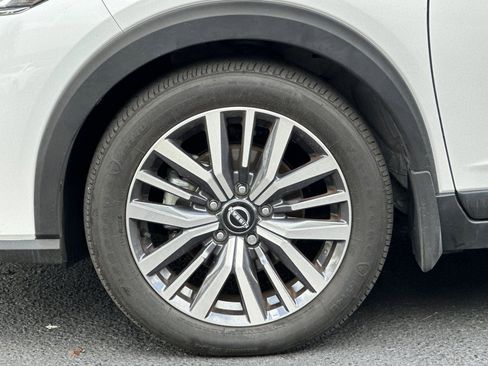 Used 2024 Nissan Kicks SV image 11