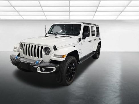 Used 2023 Jeep Wrangler Unlimited Sahara w/ Cold Weather Group AWD/4WD image 9