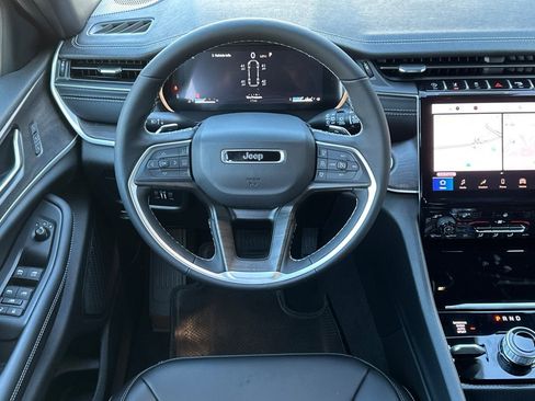 New 2025 Jeep Grand Cherokee L Limited w/ Trailer Tow Package image 17