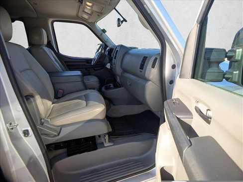 Used 2019 Nissan NV 3500 SL image 11