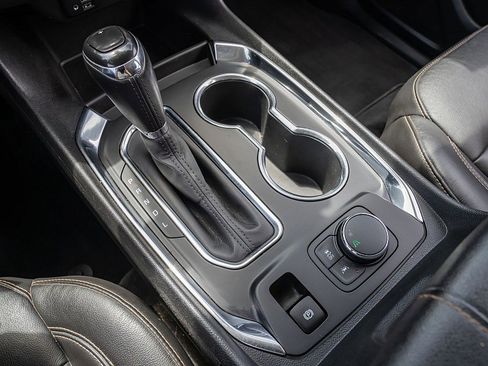 Used 2020 Chevrolet Traverse RS image 27