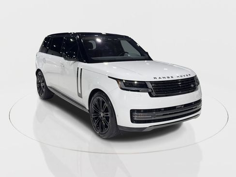 Used 2023 Land Rover Range Rover Long Wheelbase SE image 2