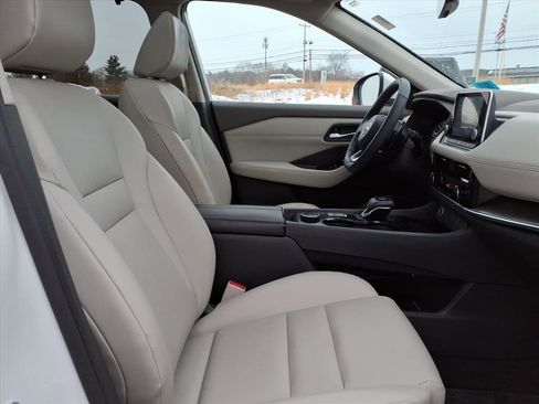 Certified 2023 Nissan Rogue SV w/ SV Premium Package image 5