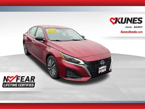 Used 2025 Nissan Altima 2.5 SV image 1